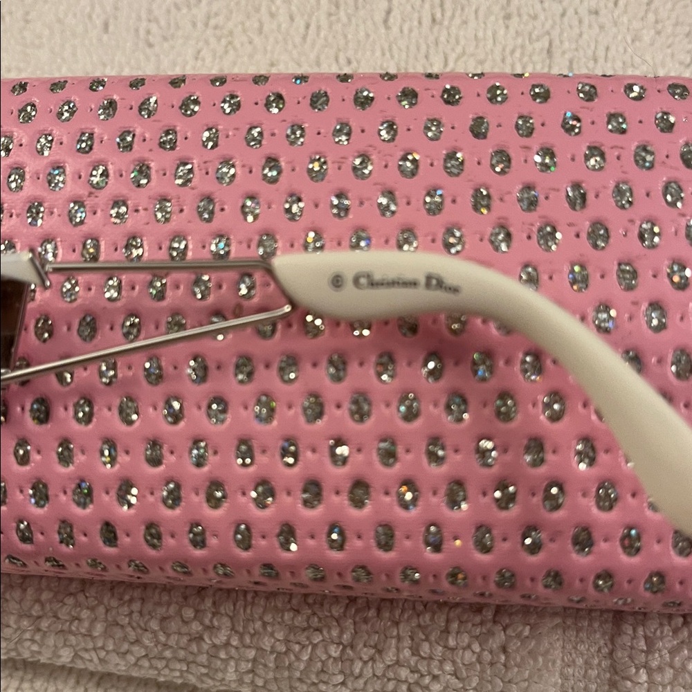 🎀🤍🎀🤍🎀 CHRISTIAN DIOR HEART RHINESTONE SUNGLASSES🎀🤍🎀 - Picture 4 of 9